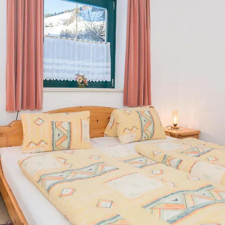 Monika Schwaiger, Appartements *