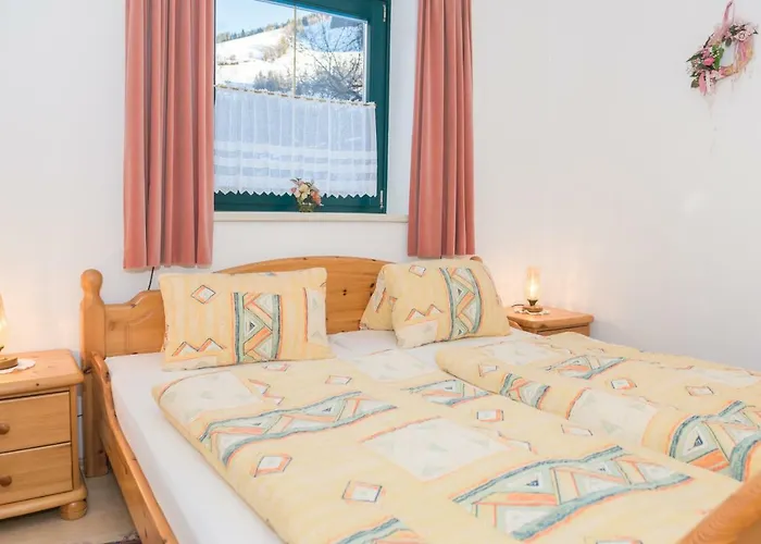 Monika Schwaiger, Apartman *